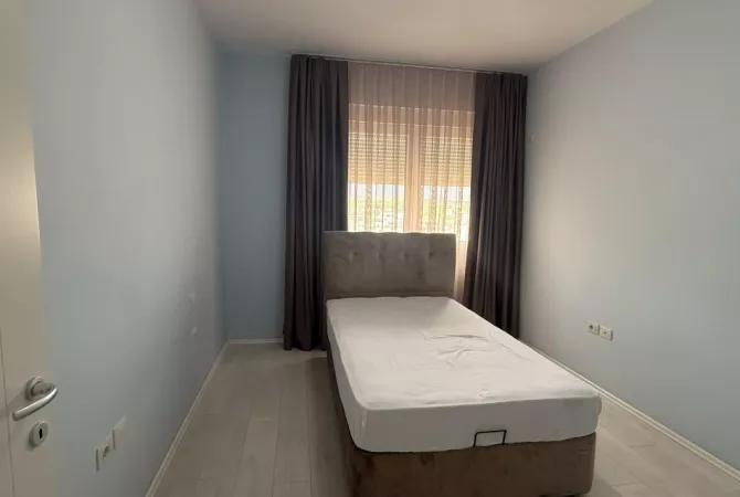 Shtepi me qera Apartament ne Tirane, 3+1, Mobilimi E mobiluar, Pagesa 1,300  Euro.