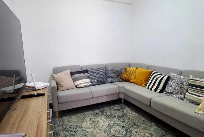 Shtepi me qera 1+1 ne Tirane - 65,000 Leke