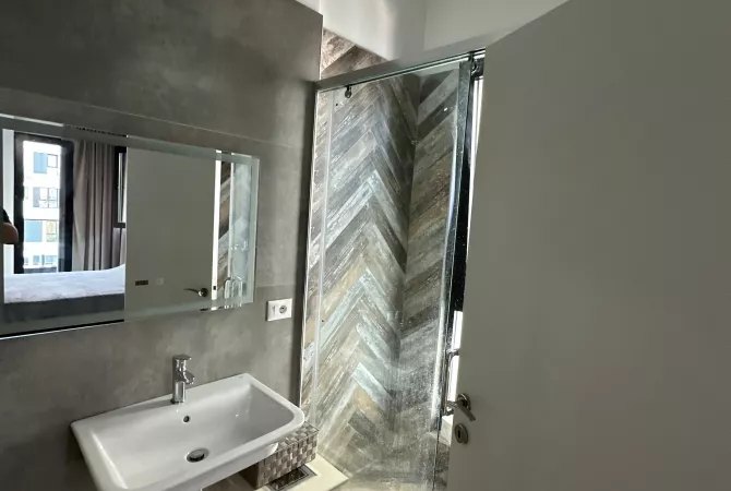 Shtepi me qera Apartament ne Tirane, 3+1, Mobilimi E mobiluar, Pagesa 1,200  Euro.