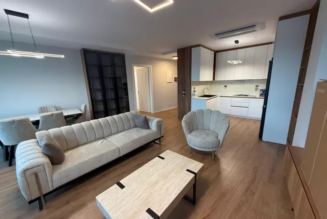 Shtepi me qera 2+1 ne Tirane - 1,700 Euro