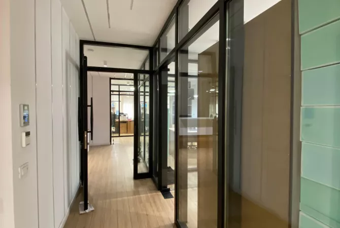 Ambient biznesi me qera 3+1 ne Tirane - 4,600 Euro
