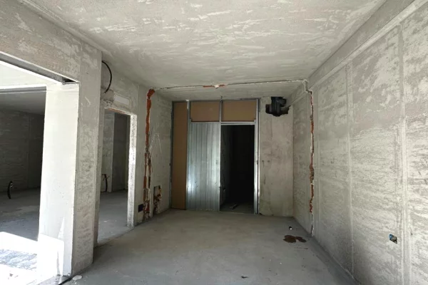 Shtepi ne shitje Apartament ne Tirane, 2+1, Mobilimi Bosh, pa mobiluar, Pagesa 560,000  Euro.