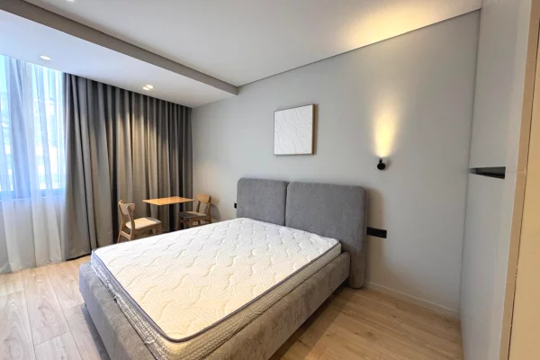 Shtepi me qera Apartament ne Tirane, 3+1, Mobilimi E mobiluar, Pagesa 1,900  Euro.