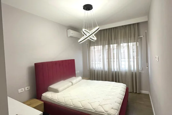 Shtepi ne shitje Duplex(shtepi me 2 kate) ne Tirane, 2+1, Mobilimi E mobiluar, Pagesa 224,000  Euro.