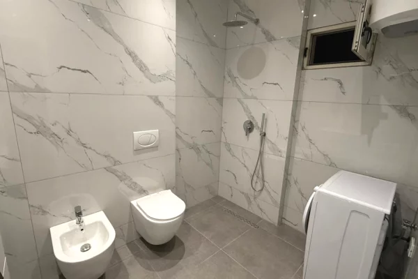 Shtepi ne shitje Apartament ne Tirane, 1+1, Mobilimi E mobiluar, Pagesa 175,000  Euro.