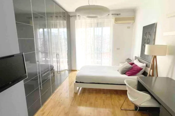 Shtepi me qera 3+1 ne Tirane - 1,500 Euro