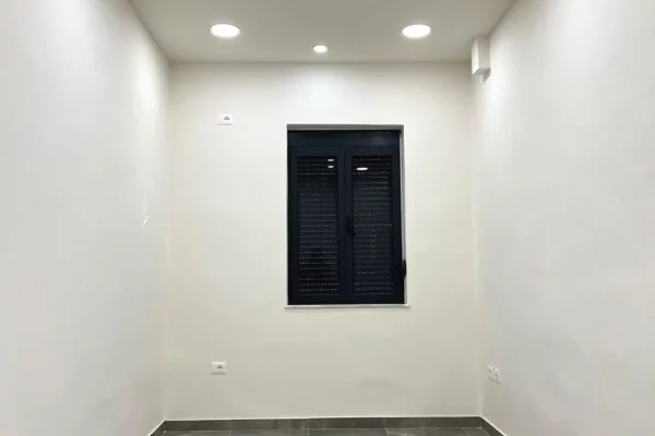 🏡 Shitet ambient biznesi kati 0 prane Stadiumit Dinamo 