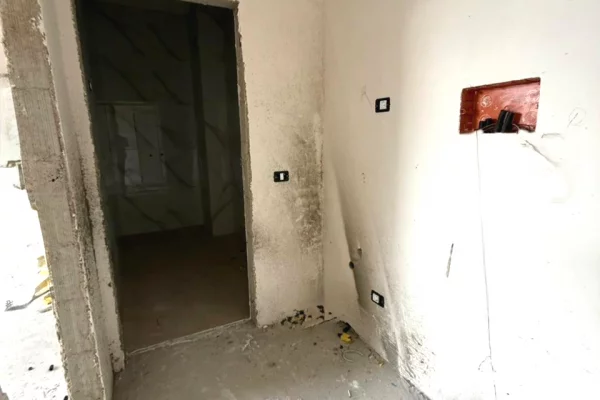 House for Sale 1+1 in Tirana - 125,630 Euro