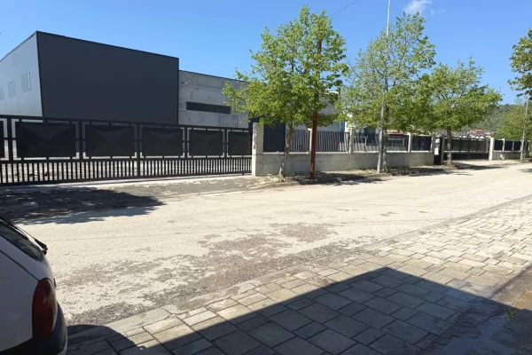 Ambient biznesi me qera 4+1 ne Tirane - 3,500 Euro