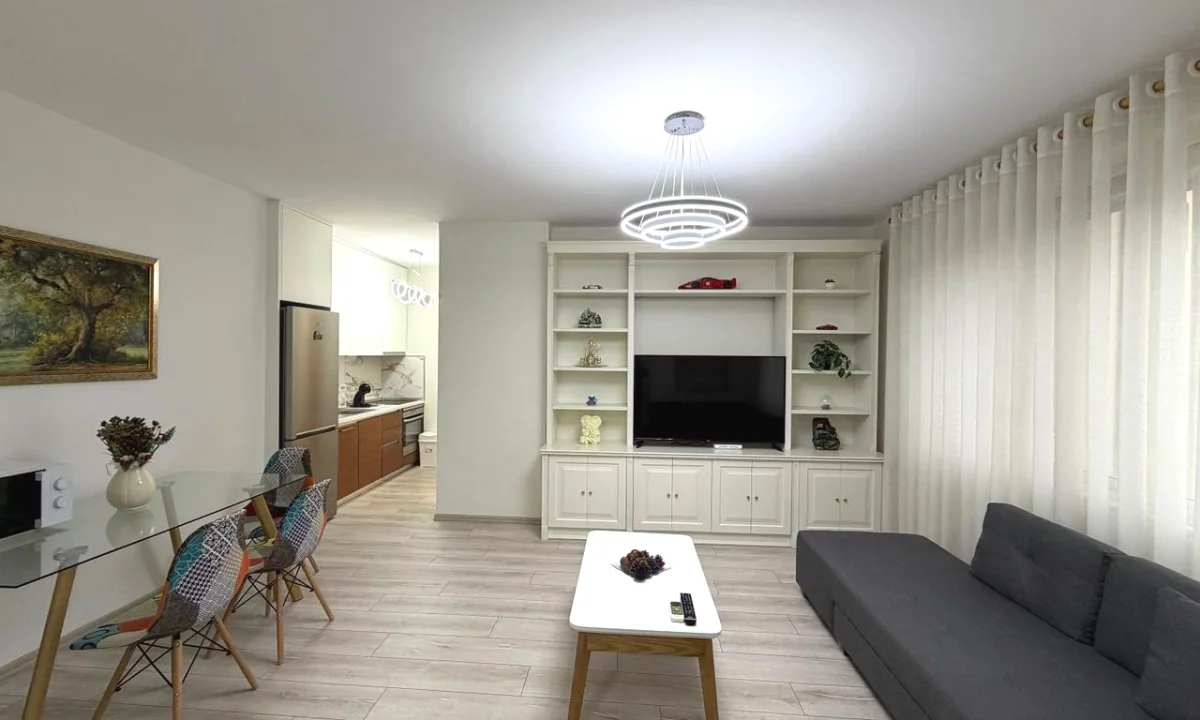 Shtepi me qera Apartament ne Tirane, 1+1, Mobilimi E mobiluar, Pagesa 900  Euro.