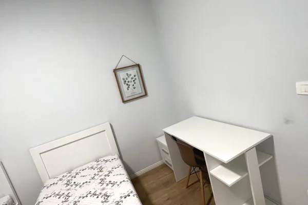 Shtepi me qera Apartament ne Tirane, 2+1, Mobilimi E mobiluar, Pagesa 750  Euro.