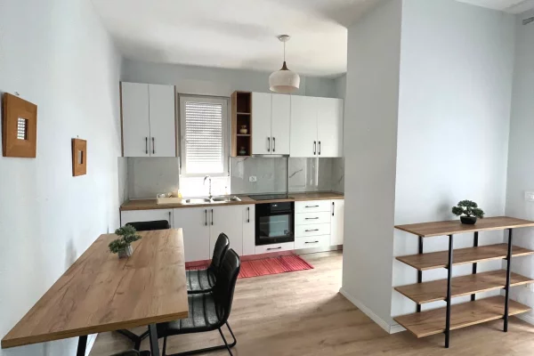 Shtepi me qera 2+1 ne Tirane - 750 Euro