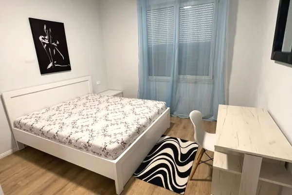 Shtepi me qera Apartament ne Tirane, 2+1, Mobilimi E mobiluar, Pagesa 750  Euro.