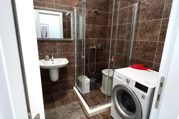 Shtepi me qera Apartament ne Tirane, 2+1, Mobilimi E mobiluar, Pagesa 750  Euro.