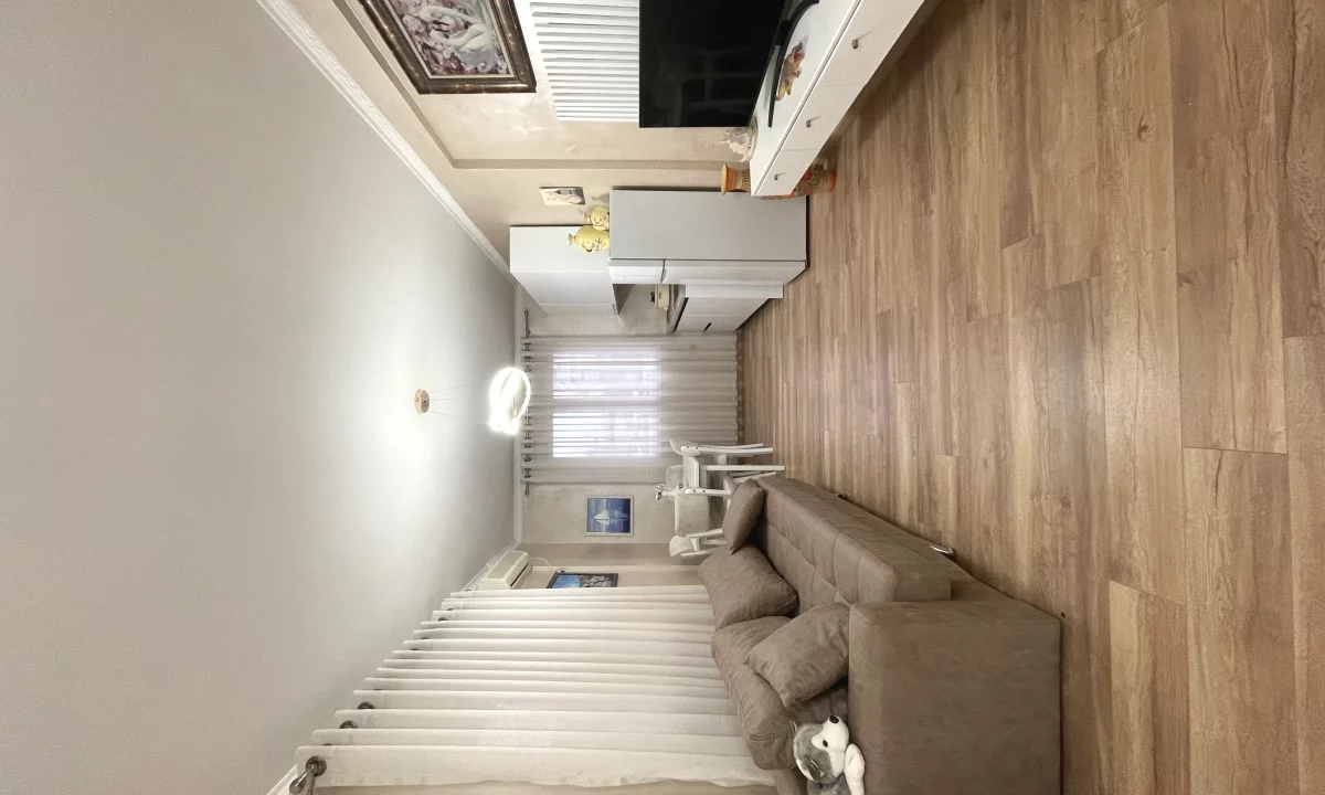 Shtepi me qera Apartament ne Tirane, 1+1, Mobilimi E mobiluar, Pagesa 3,600  Euro.