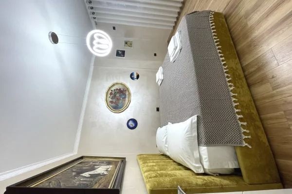 Shtepi me qera Apartament ne Tirane, 1+1, Mobilimi E mobiluar, Pagesa 3,600  Euro.