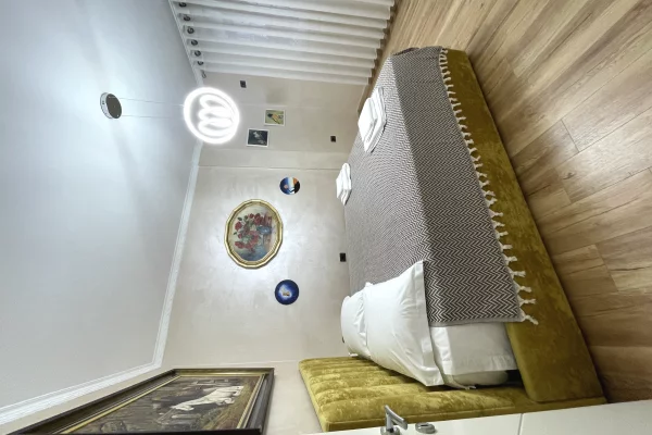 Shtepi me qera Apartament ne Tirane, 1+1, Mobilimi E mobiluar, Pagesa 3,600  Euro.