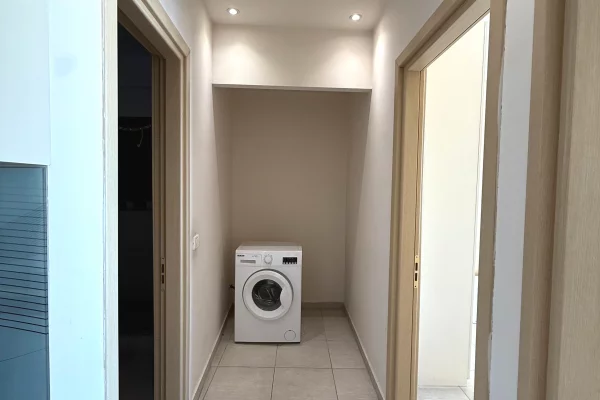 Shtepi ne shitje Apartament ne Tirane, 2+1, Mobilimi E mobiluar, Pagesa 158,000  Euro.