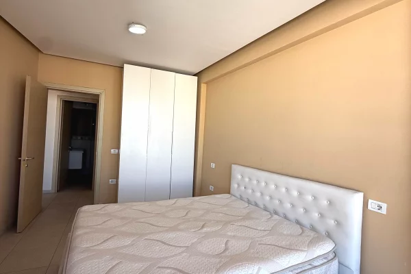 Shtepi ne shitje Apartament ne Tirane, 2+1, Mobilimi E mobiluar, Pagesa 158,000  Euro.