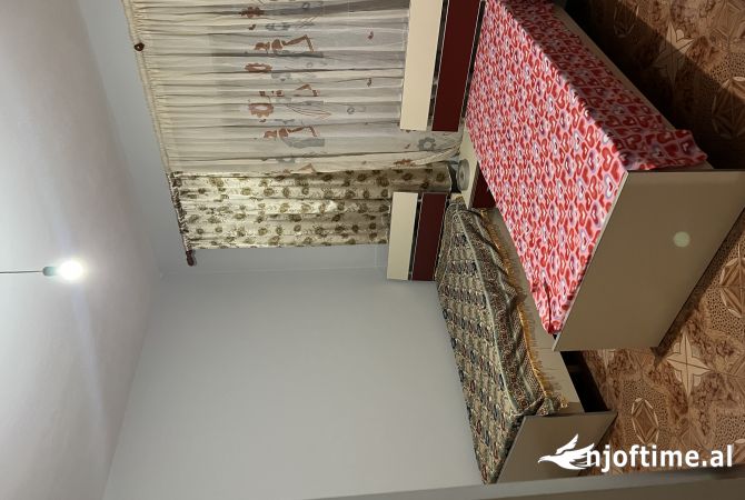 Shtepi me qera Shtepi Private ne Tirane, 3+1, Mobilimi E mobiluar, Pagesa 500  Euro.