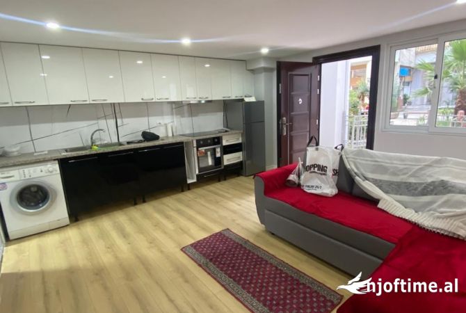Shtepi ne shitje 1+1 ne Tirane - 60,000 Euro