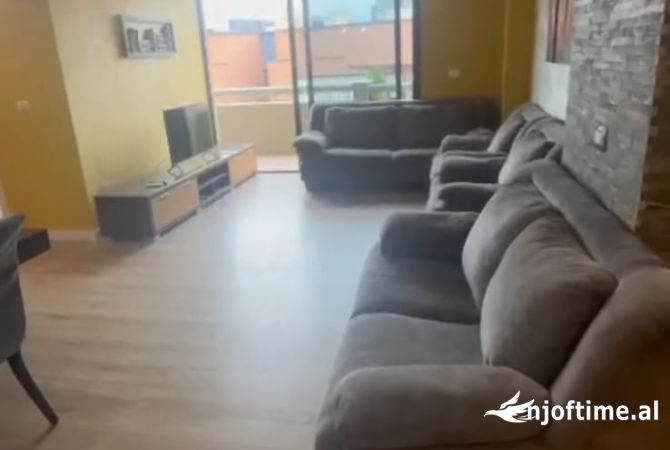 Shtepi me qera 3+1 ne Tirane - 1,000 Euro