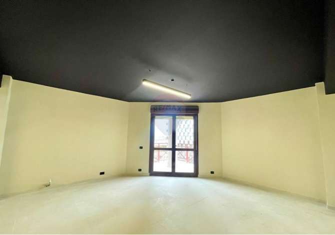 Ambient biznesi me qera 3+1 ne Tirane - 2,300 Euro