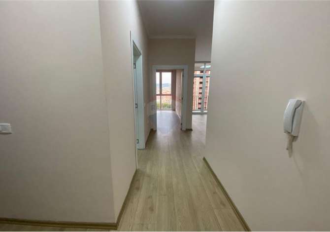 Ambient biznesi me qera 3+1 ne Tirane - 450 Euro