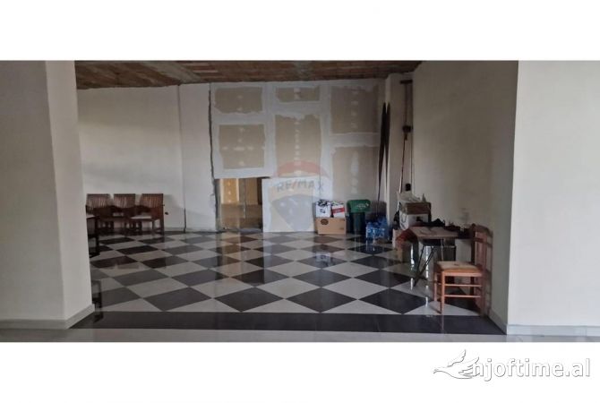 Ambient biznesi me qera 1+1 ne Tirane - 1,300 Euro
