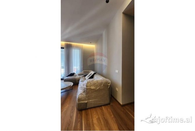 Shtepi me qera 2+1 ne Tirane - 1,250 Euro