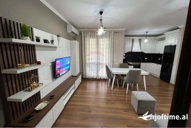 Shtepi me qera 2+1 ne Tirane - 650 Euro