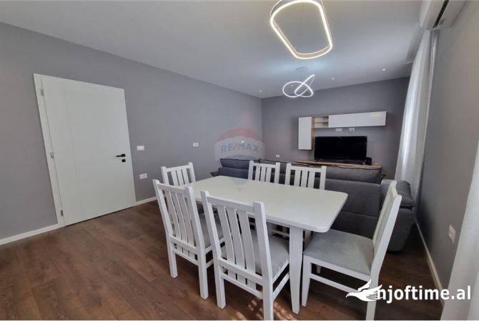 Shtepi me qera 2+1 ne Tirane - 800 Euro