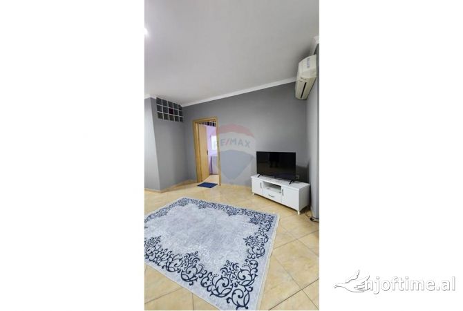 Shtepi me qera 2+1 ne Tirane - 650 Euro
