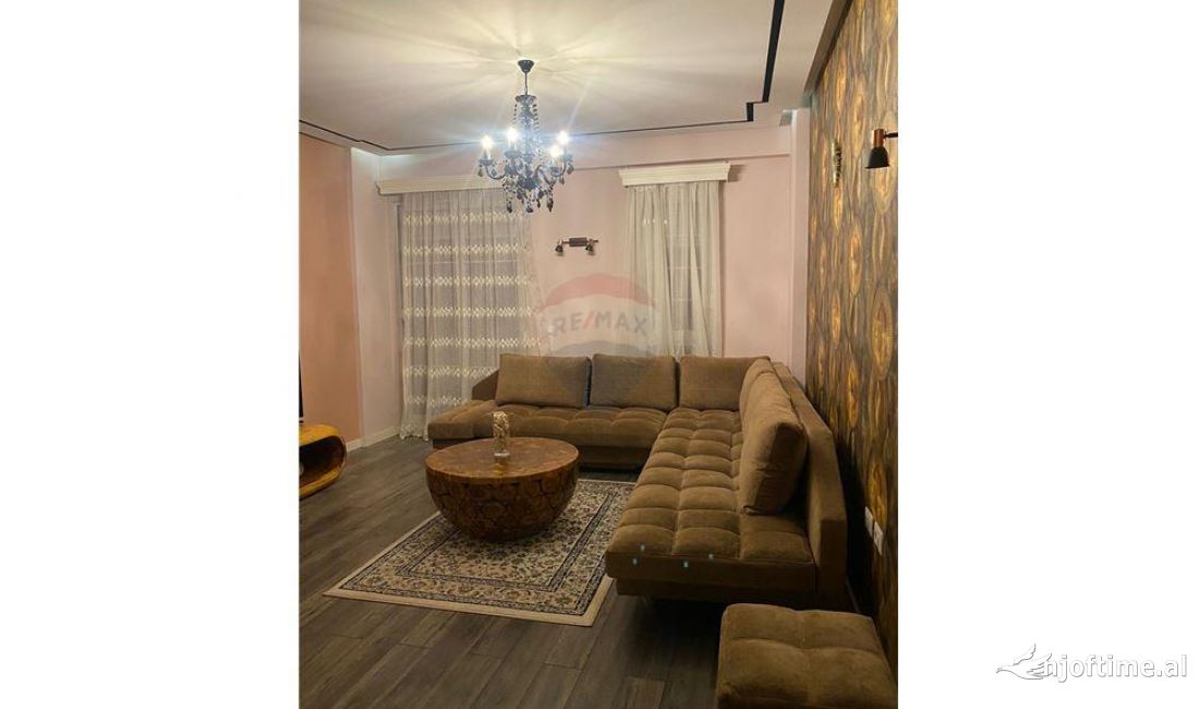Shtepi me qera Apartament ne Tirane, 2+1, Mobilimi E mobiluar, Pagesa 700  Euro.
