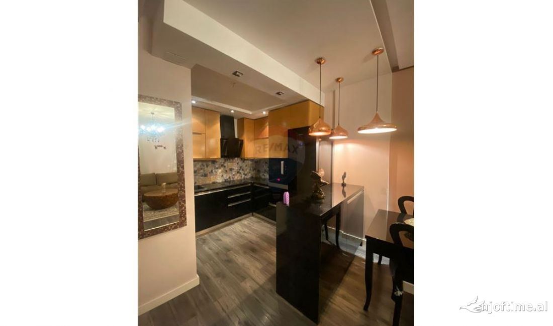 Shtepi me qera Apartament ne Tirane, 2+1, Mobilimi E mobiluar, Pagesa 700  Euro.