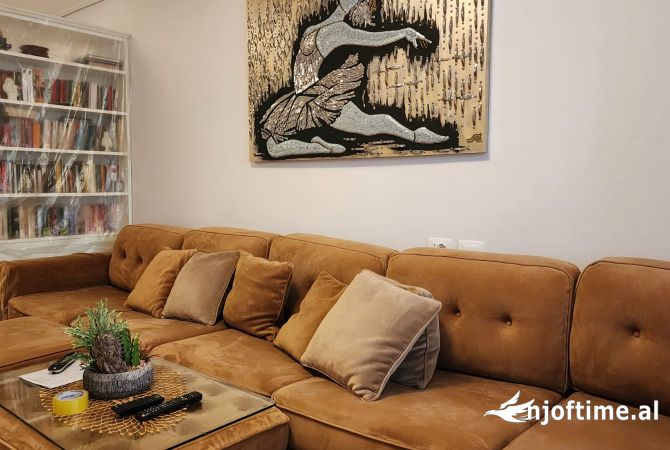 Shtepi me qera 2+1 ne Tirane - 800 Euro