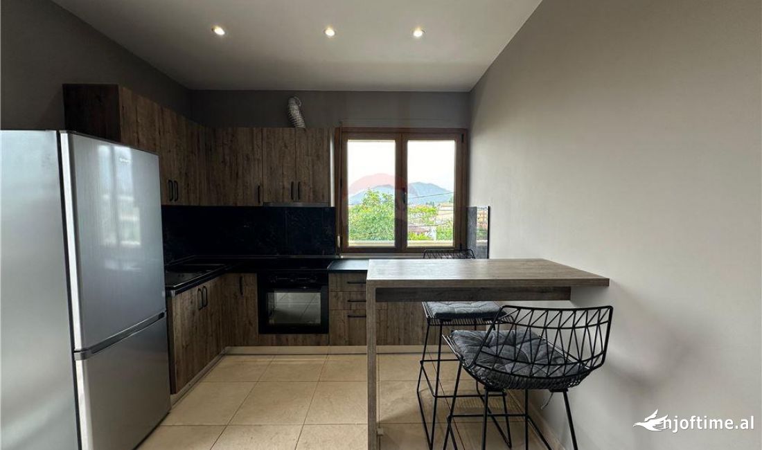 Shtepi me qera Apartament ne Tirane, 1+1, Mobilimi E mobiluar, Pagesa 400  Euro.