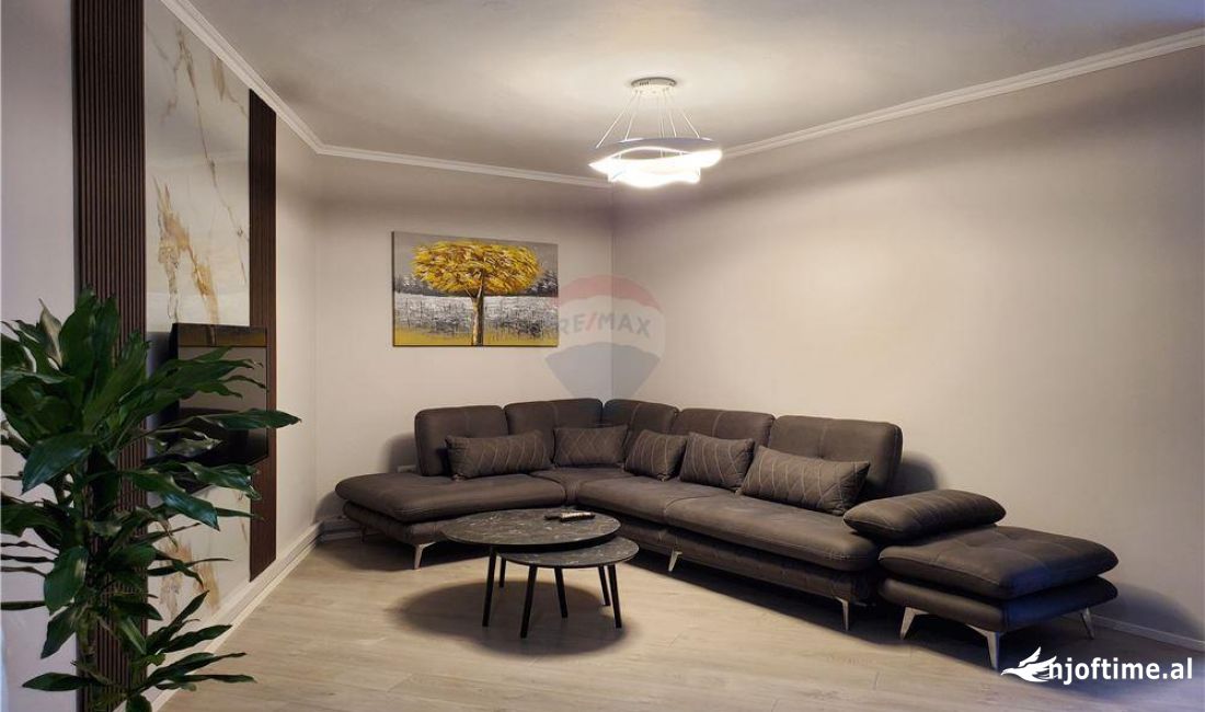 Shtepi me qera Apartament ne Tirane, 3+1, Mobilimi E mobiluar, Pagesa 600  Euro.