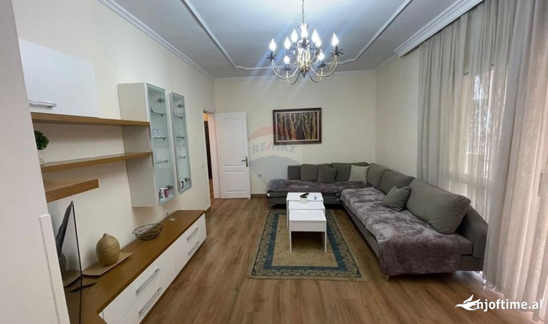 Shtepi me qera Apartament ne Tirane, 2+1, Mobilimi E mobiluar, Pagesa 600  Euro.