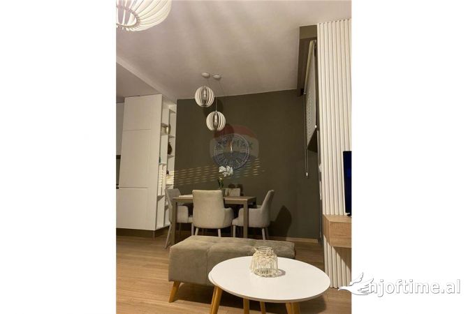 Apartament 2+1 +post parkimi tek materniteti i ri