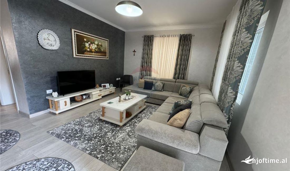 Shtepi me qera Apartament ne Tirane, 2+1, Mobilimi E mobiluar, Pagesa 600  Euro.