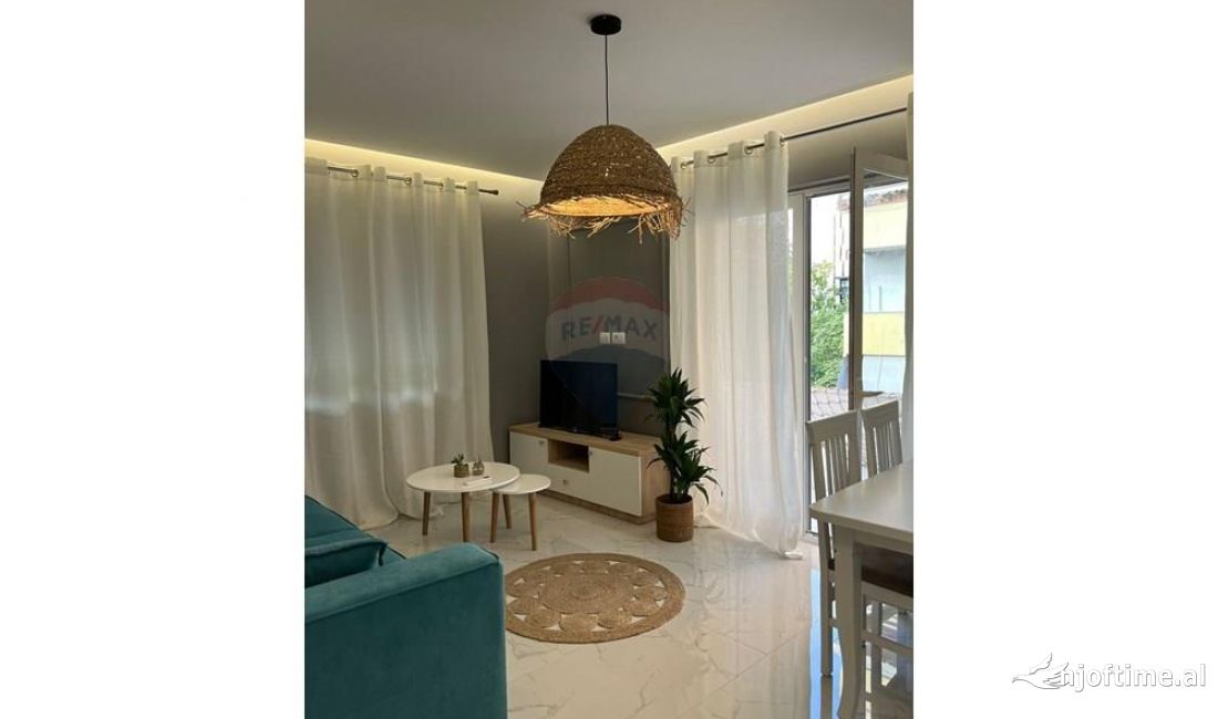 Shtepi me qera Apartament ne Tirane, 2+1, Mobilimi E mobiluar, Pagesa 700  Euro.