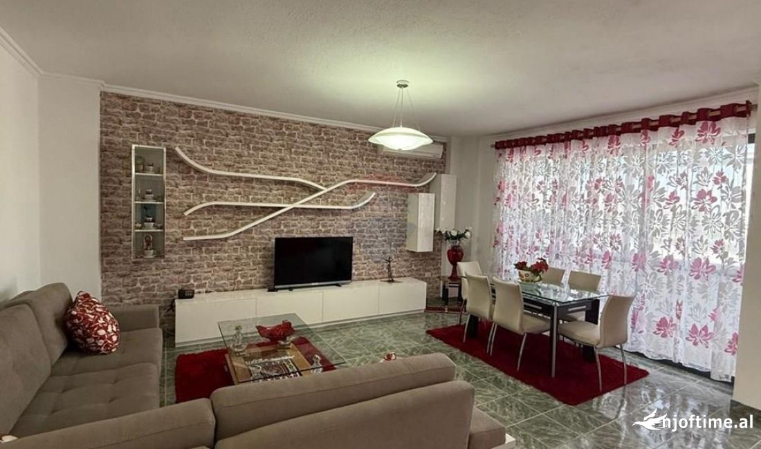 Shtepi me qera Apartament ne Tirane, 2+1, Mobilimi E mobiluar, Pagesa 700  Euro.