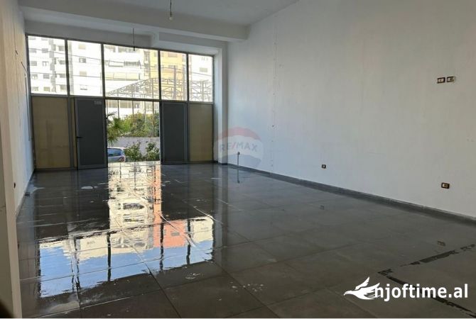 Ambient biznesi me qera 1+1 ne Tirane - 500 Euro