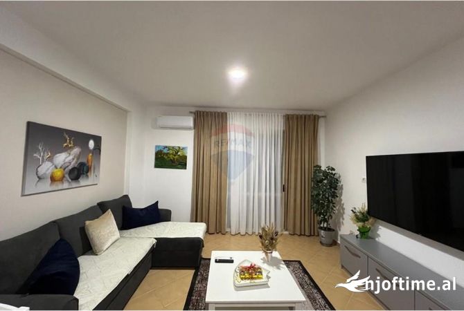 Shtepi me qera 2+1 ne Tirane - 800 Euro
