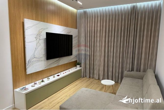 Shtepi me qera 2+1 ne Tirane - 800 Euro