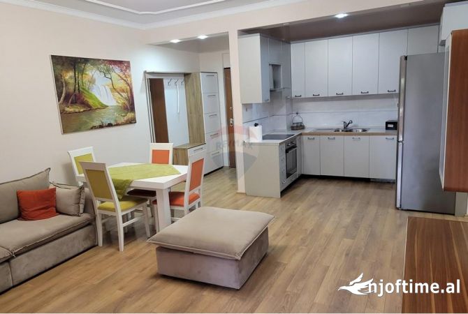 Shtepi me qera 2+1 ne Tirane - 700 Euro
