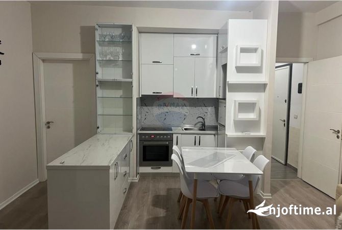 Shtepi me qera 3+1 ne Tirane - 800 Euro