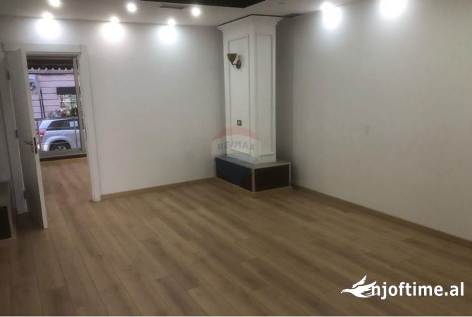 Ambient biznesi me qera 1+1 ne Tirane - 1,500 Euro