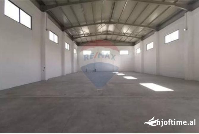 Ambient biznesi me qera 4+1 ne Tirane - 3,000 Euro